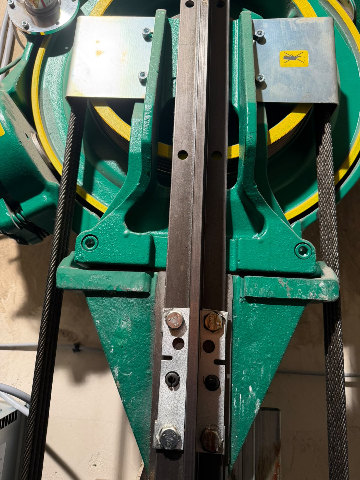 Màquina de tracció d'ascensor instal·lada per Ascensores Skylift